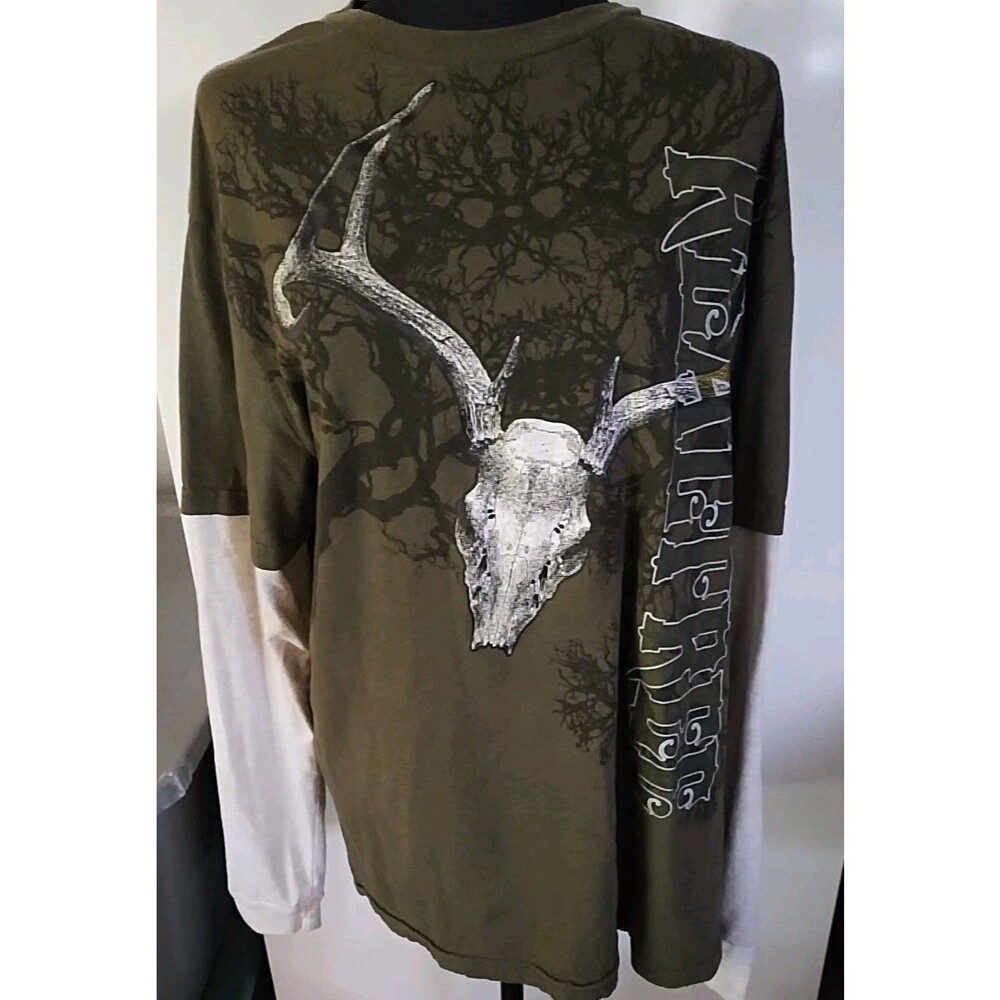 Realtree Men's long-sleeve hunting or outdoor graphic t-shirt.